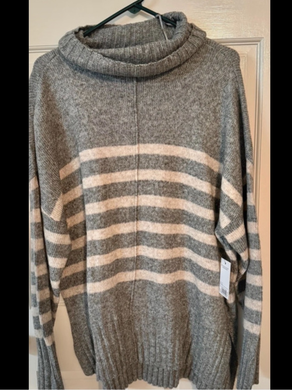 NWT Sonoma Gray and Cream Knit Sweater Label View XL